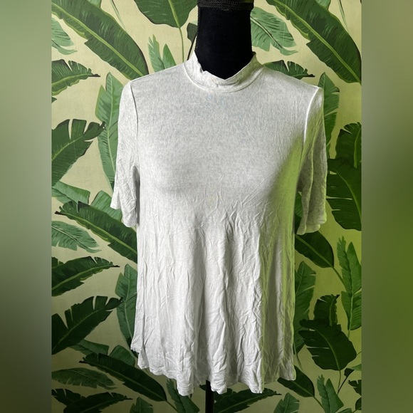 American Eagle Outfitters High Neck Soft Short Sleeve Open Back Light Gray Tee M - Picture 1 of 5
